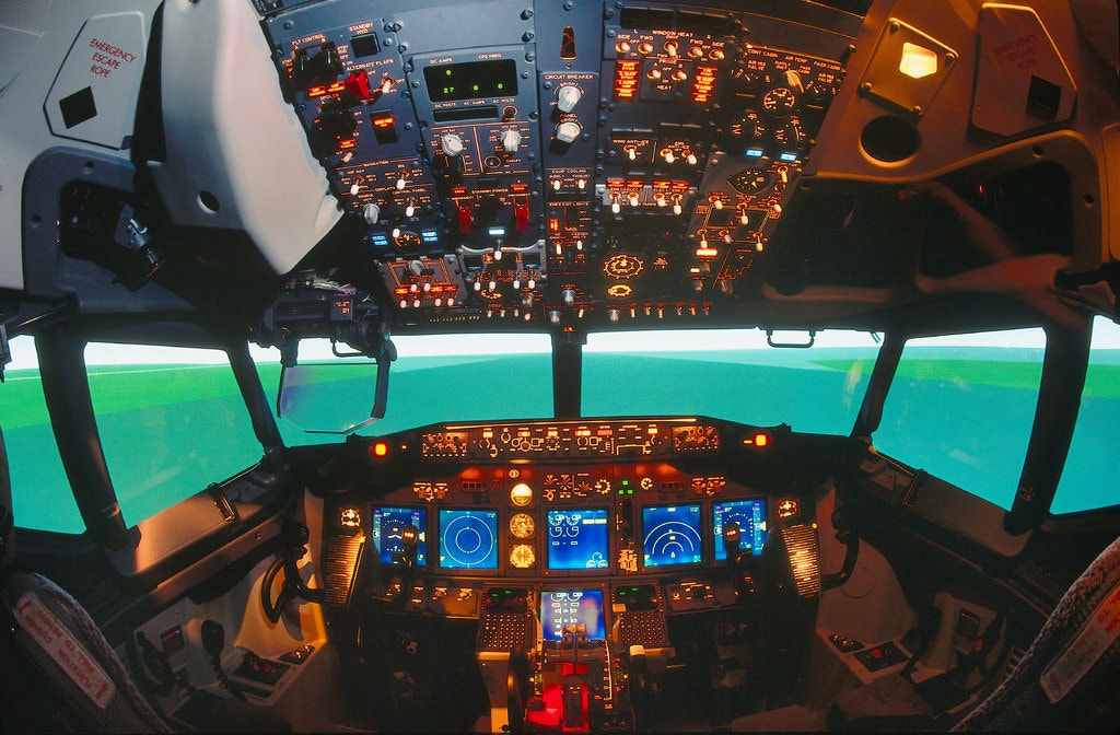 Boeing Cockpit do 737 NG modelo 2009 que caiu na Turquia